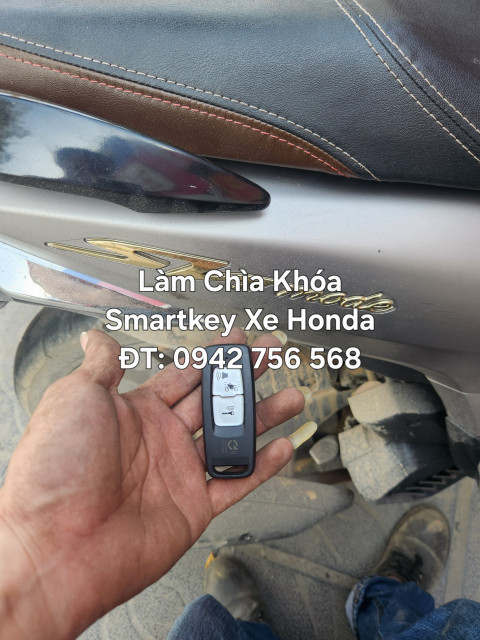 Làm chìa khóa smartkey điều khiển thông minh xe máy tại nhà giá rẻ