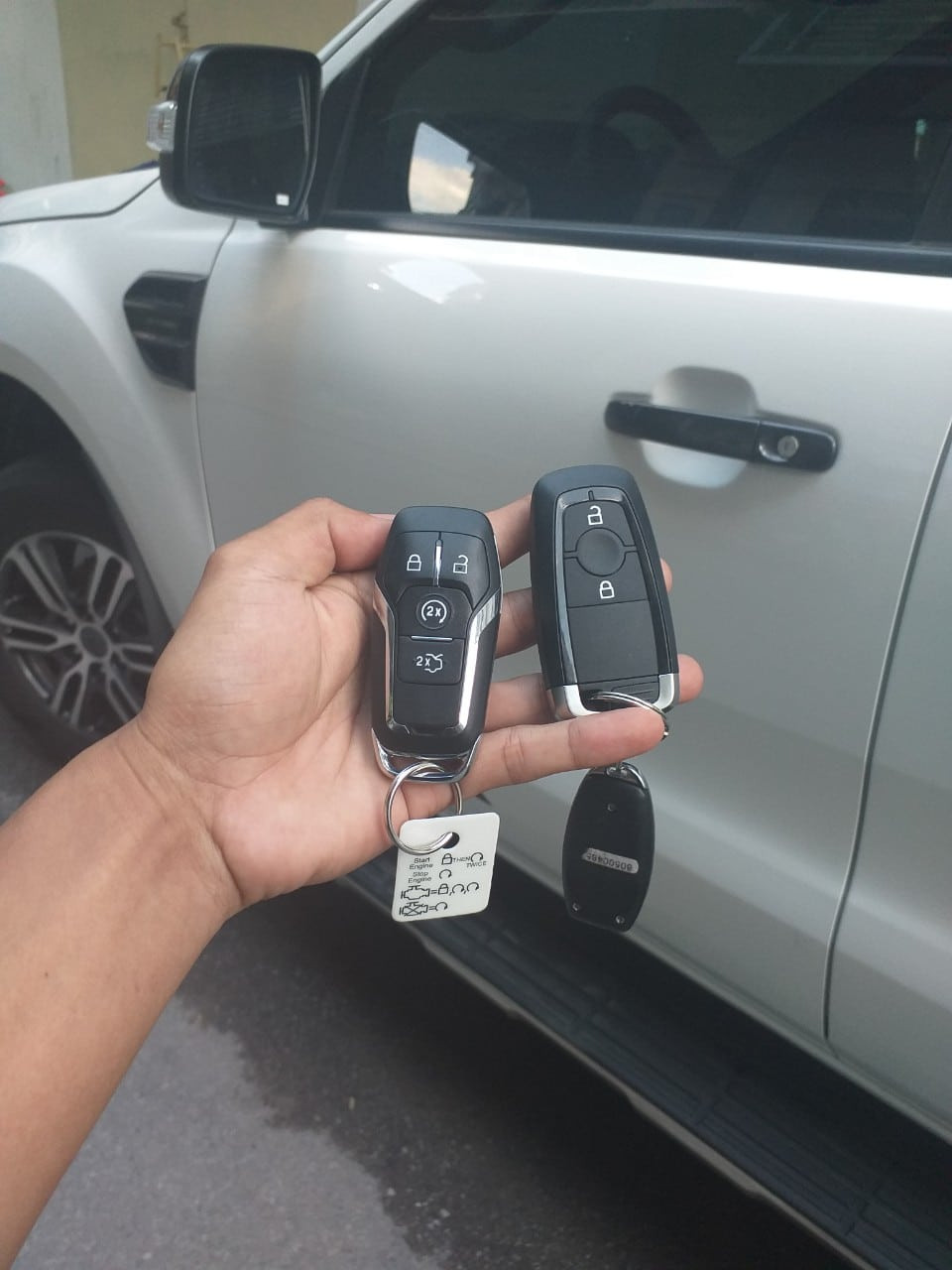Làm chìa khóa xe ô tô Ford Everest – Làm Chìa Khóa Xe Ôtô