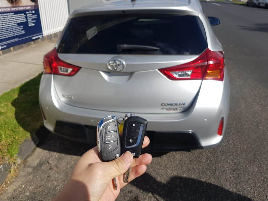 Làm chìa khóa xe Toyota CorollaCroos – Làm Chìa Khóa Xe Ôtô
