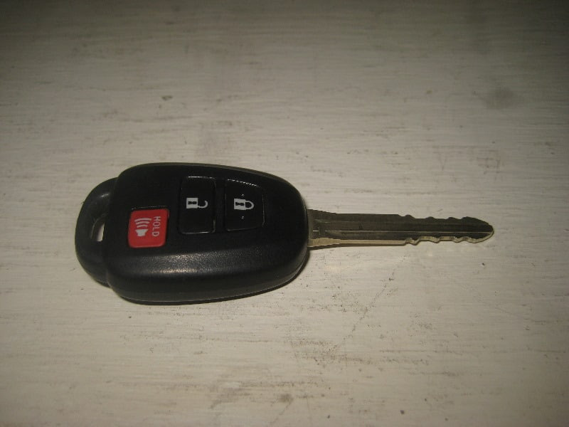 Làm chìa khóa xe Toyota HighLander – Làm Chìa Khóa Xe Ôtô